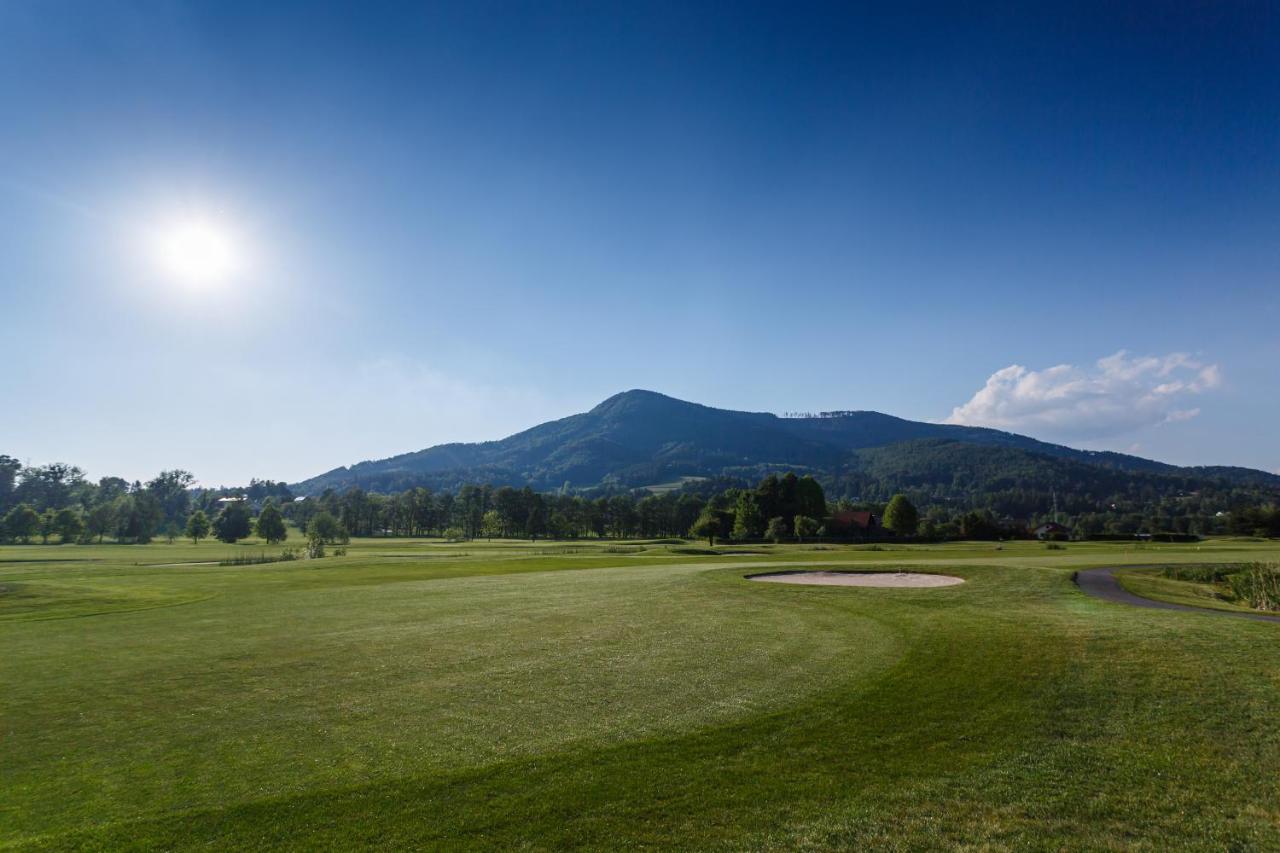 Apartman Na Golfu Челадна Экстерьер фото