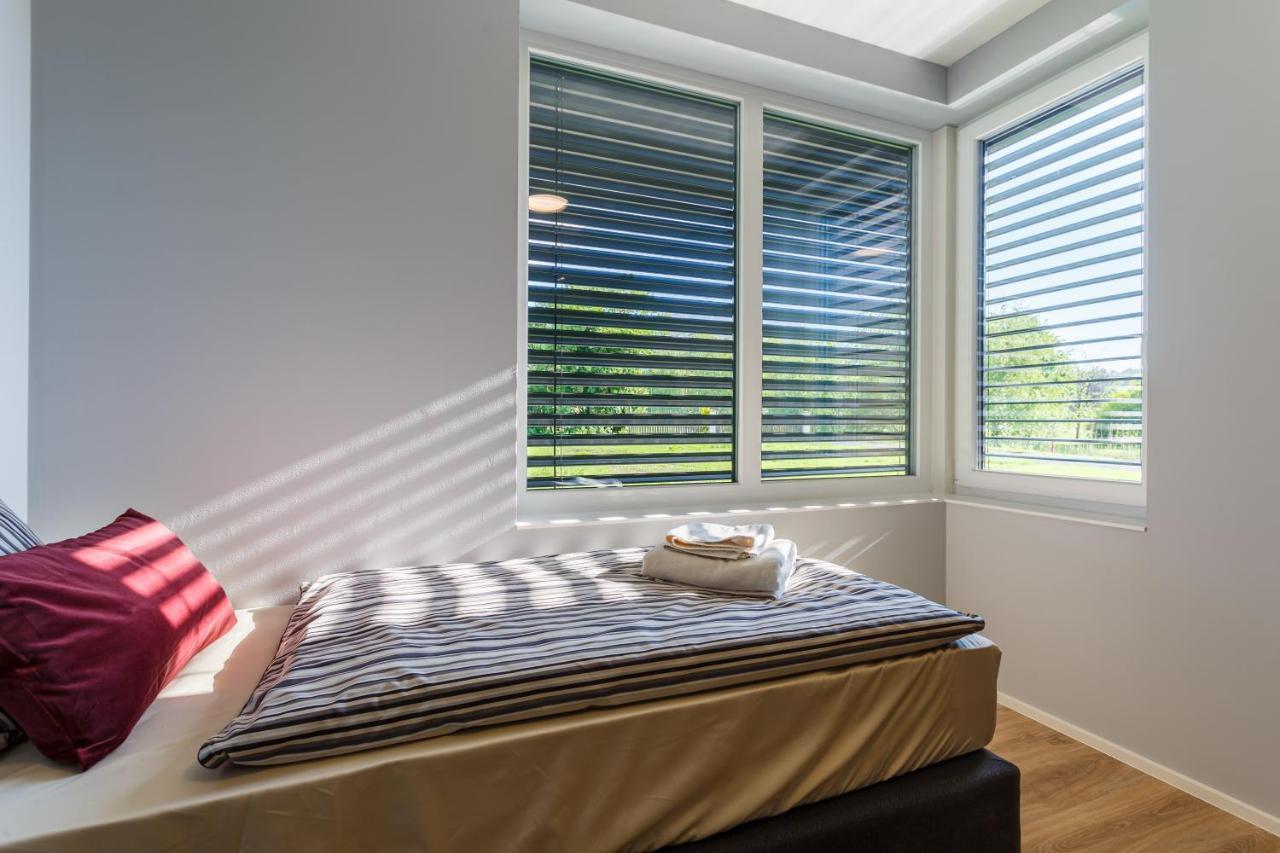 Apartman Na Golfu Челадна Экстерьер фото