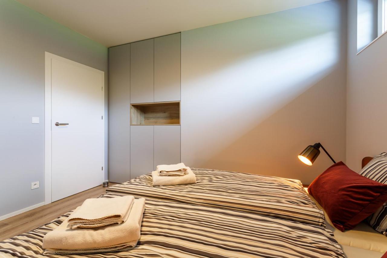 Apartman Na Golfu Челадна Экстерьер фото