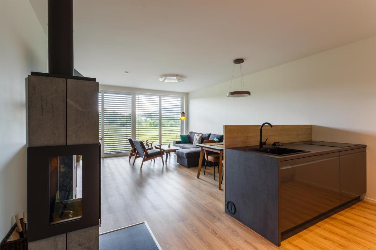 Apartman Na Golfu Челадна Экстерьер фото