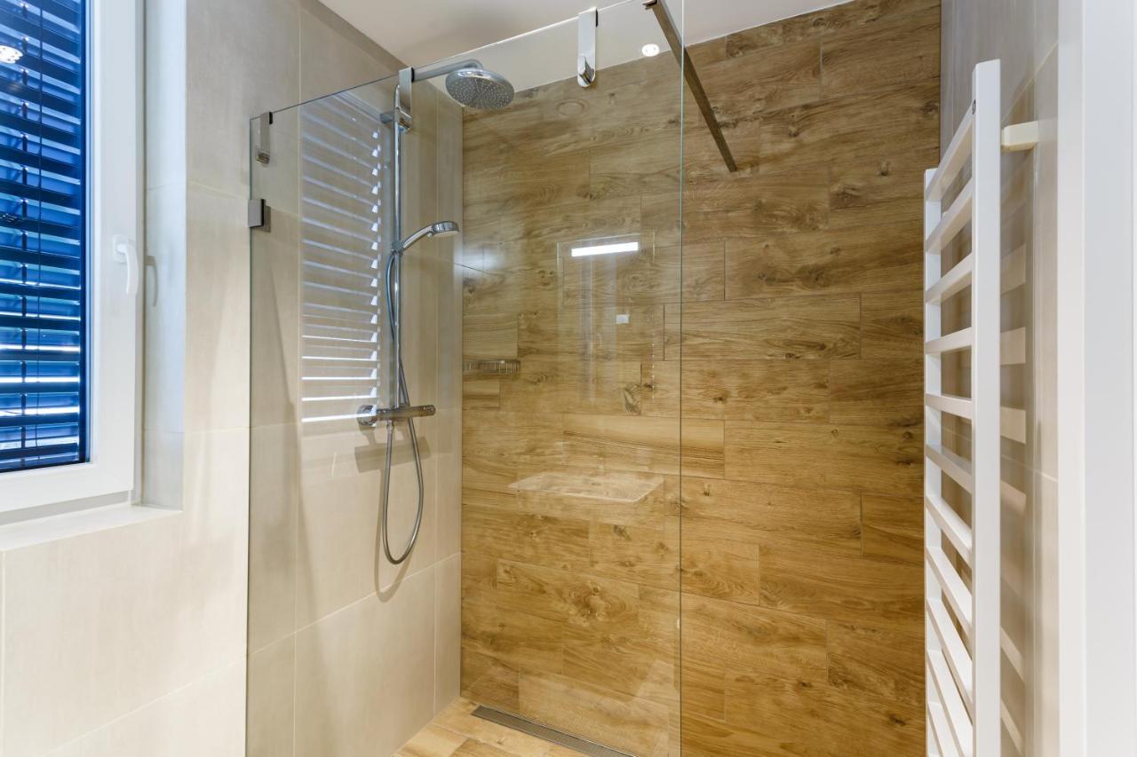 Apartman Na Golfu Челадна Экстерьер фото