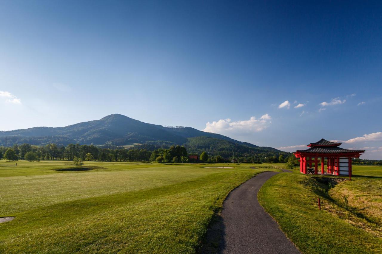 Apartman Na Golfu Челадна Экстерьер фото